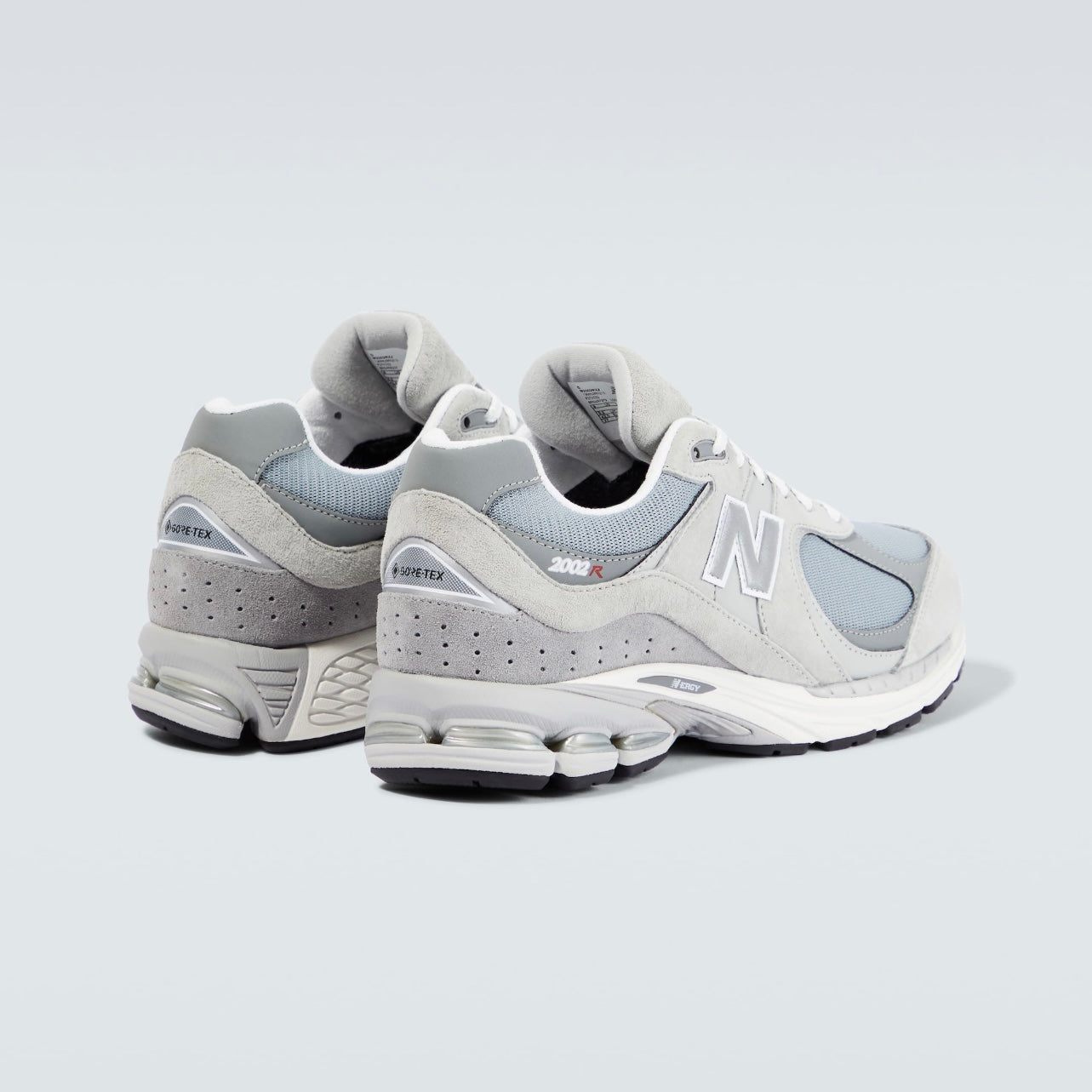 New Balance Men 2002R Sneakers