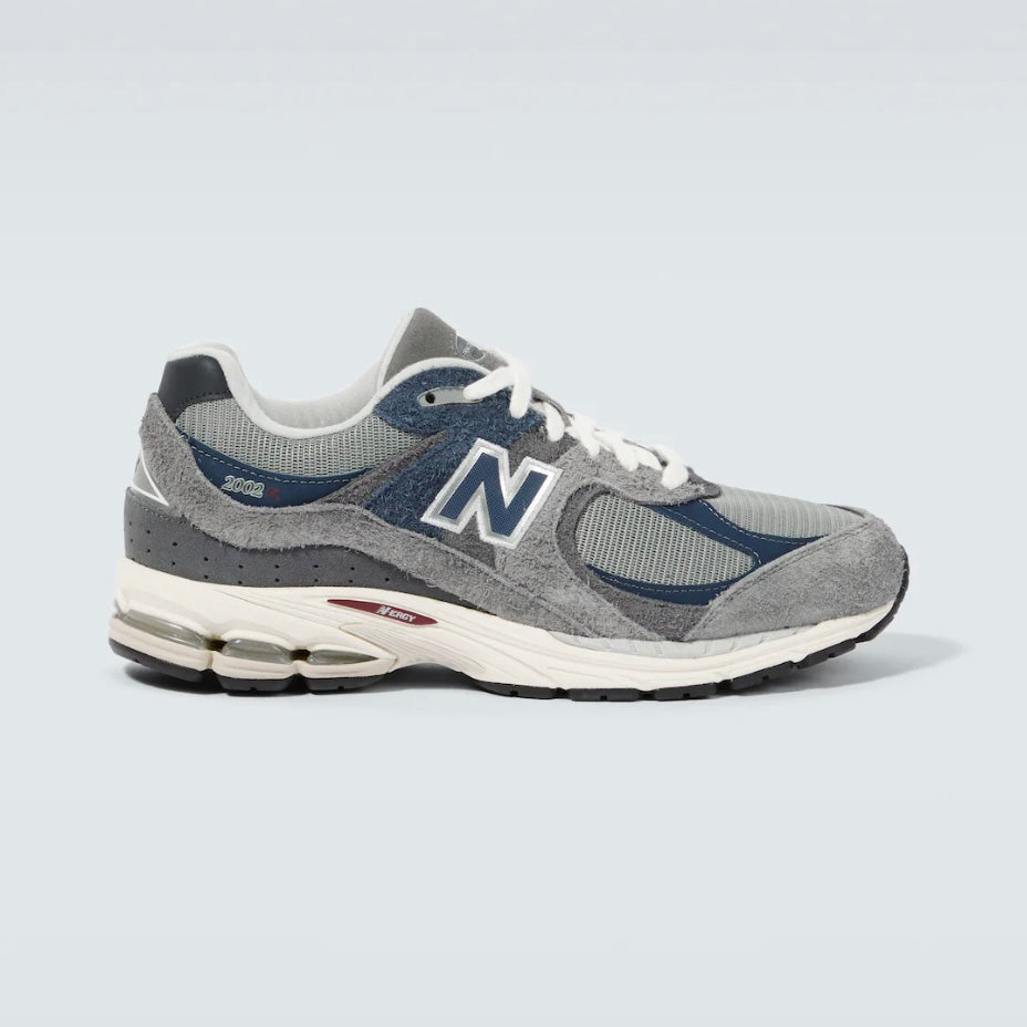 New Balance Men 2002R Sneakers