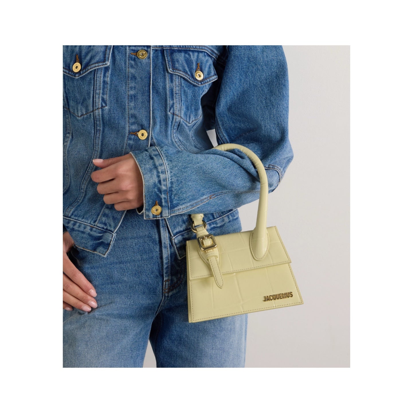 Jacquemus Le Chiquito Moyen Boucle Bag