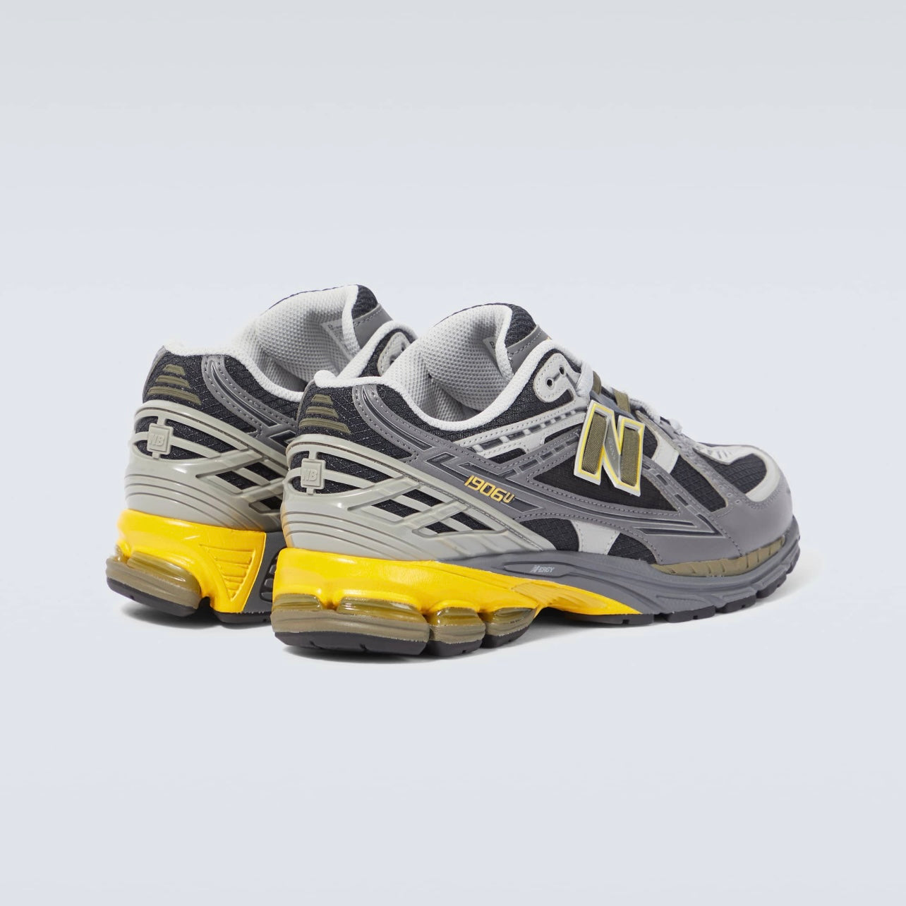 New Balance Men 1906R Sneakers