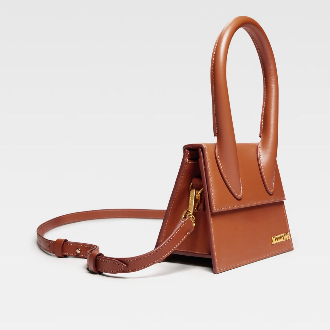 Jacquemus Le Chiquito Moyen Bag